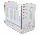 Детская кроватка с поперечным маятником и ящиком СКВ-4 Жираф цвет 411001-6  Белый/Жираф коричневый
